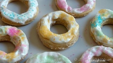 11 Adorable, Healthy Homemade Dog Treats Everyone Will Love