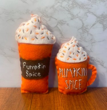 5 Essential Cat Toys & Accessories for a Purr‑Perfect Fall