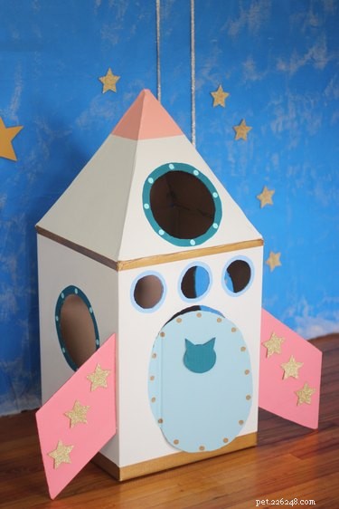 DIY Cardboard Rocket Ship for Your Cat – Quick & Easy Cat-Friendly Toy