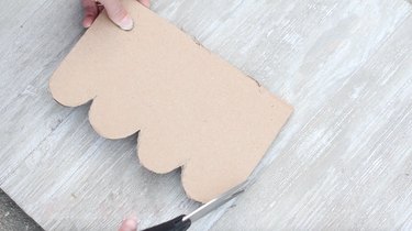 Create a Charming Vintage Cat Camper from Cardboard Boxes – Step-by-Step DIY Guide