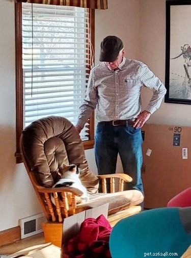 18 Adorable Pet Photos That Brighten Your Day