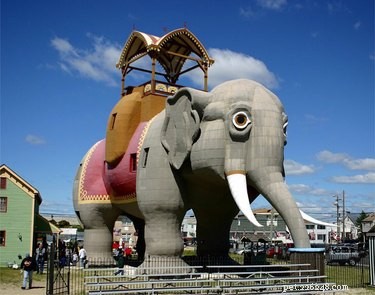 27 Animal-Inspired Buildings That Astonish the World