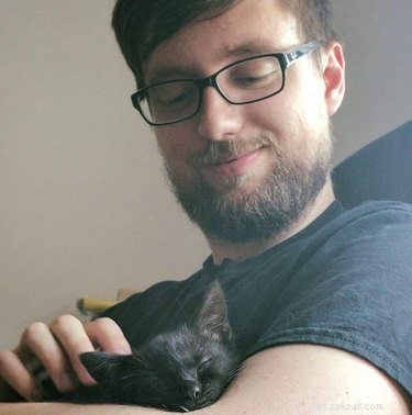 20 Real-Life Stories of Families Who Stubbornly Rejected Adding More Pets