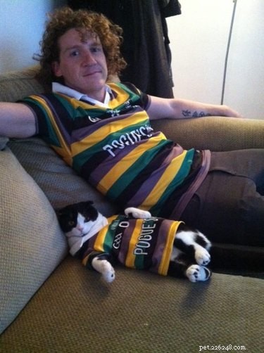 22 Pet Owners Who Match Outfits With Their Furry Friends