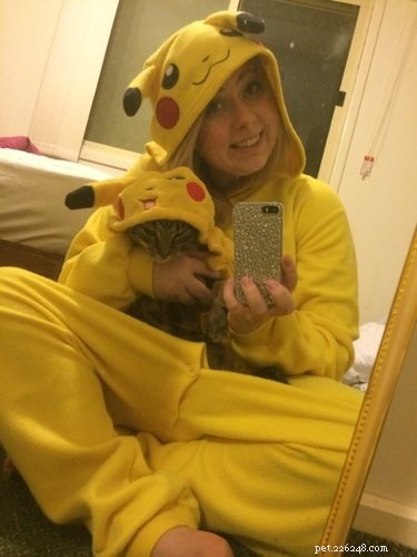 22 Pet Owners Who Match Outfits With Their Furry Friends