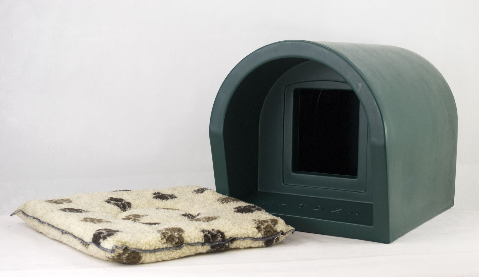 Is an Outdoor Cat Shelter Essential for Your Feline’s Winter Safety?