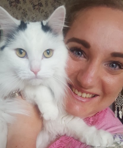 How Cat Dusty Became Eve Hawker s Lifeline During a Mental Health Crisis