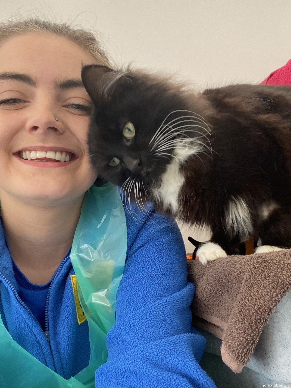 Fundraisers Julia & Shannon Trek the Nepali Himalayas to Support Cats and Tiger Conservation in November