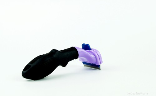 Choosing the Right Cat Brush: A Professional Guide to Grooming Your Feline