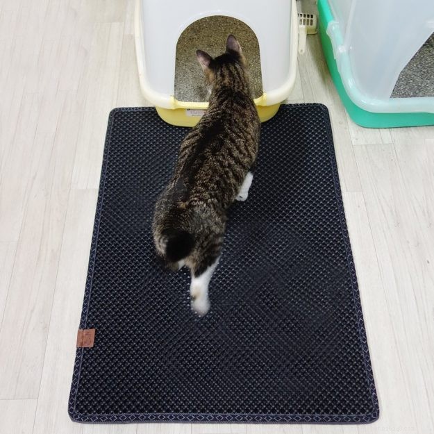 Moonshuttle Blackhole Cat Litter Mats – Premium Litter Capture & Stylish Design