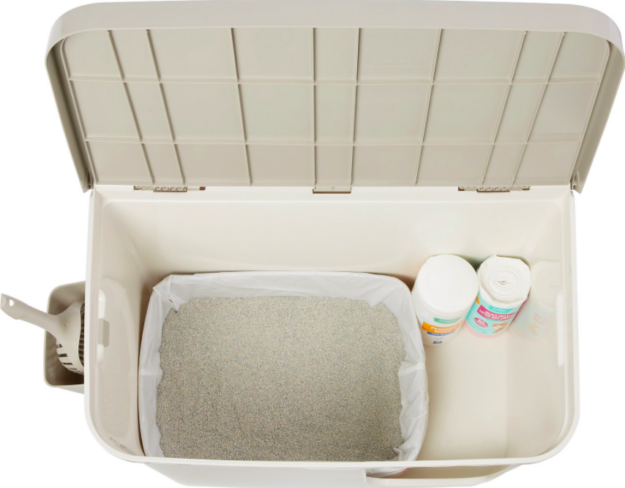 Effective Litter Boxes for Cats That Spray High: Solutions & Tips