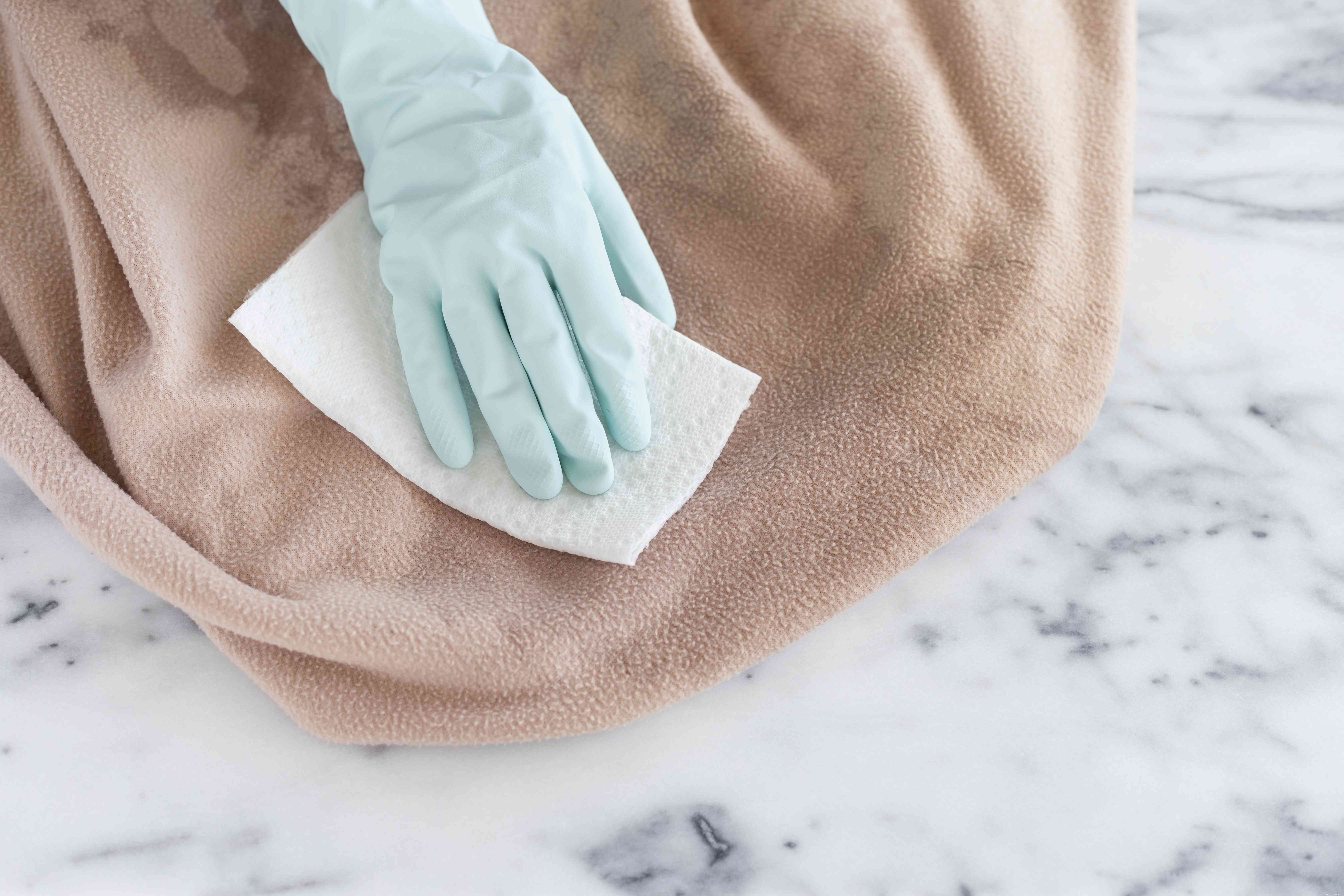 Eliminate Cat Urine Smell from Clothing and Bedding – Proven Laundry Hacks