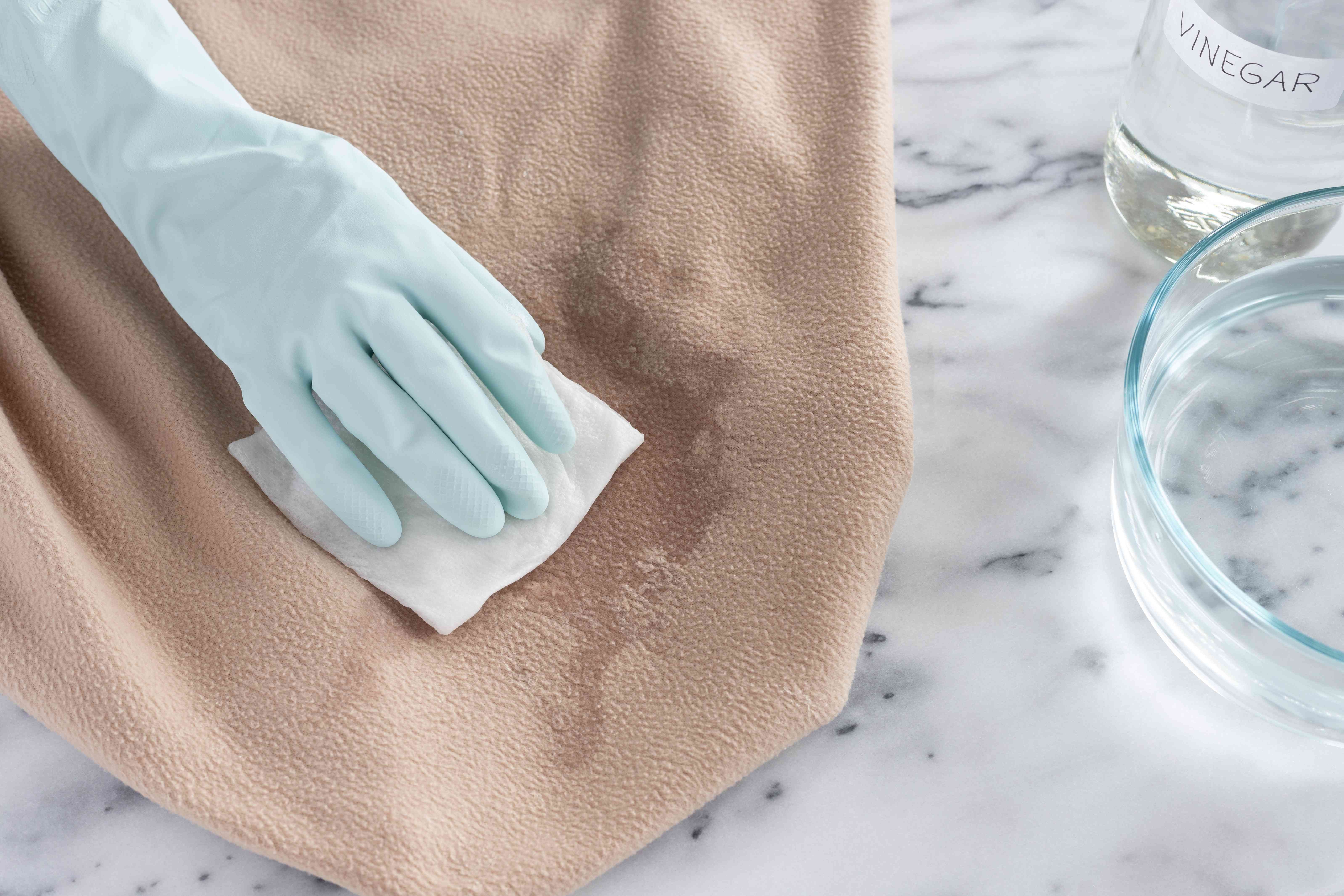 Eliminate Cat Urine Smell from Clothing and Bedding – Proven Laundry Hacks