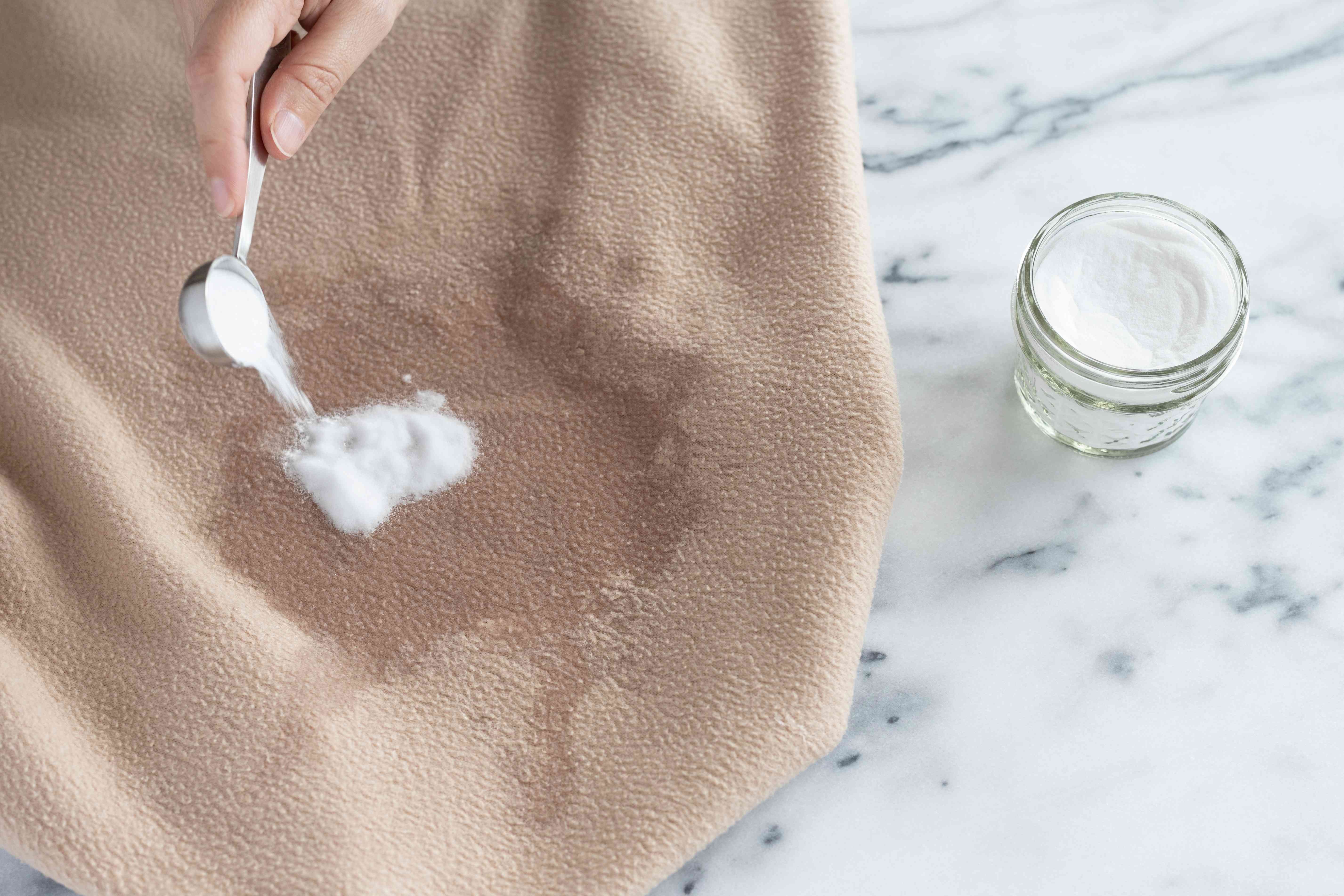 Eliminate Cat Urine Smell from Clothing and Bedding – Proven Laundry Hacks
