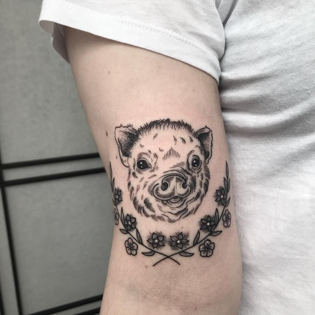 Premium Pet Owner Tattoos: Honor Your Furry Companion