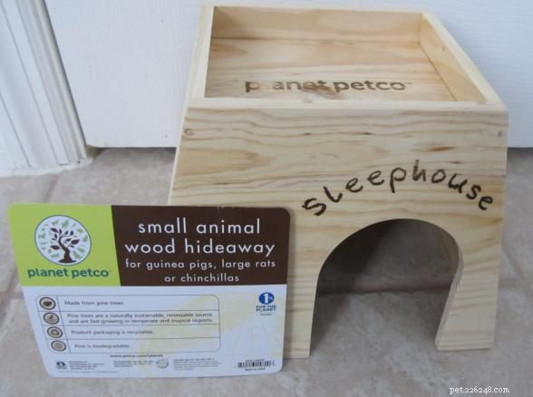 5 Essential Hideouts for Guinea Pigs & Other Small Pets