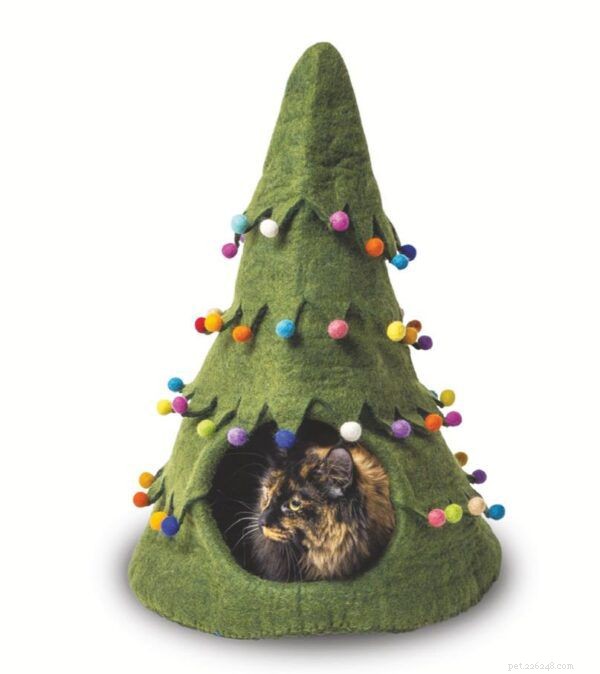 Protect Your Cats with Cat‑Friendly Christmas Tree & Ornament Alternatives