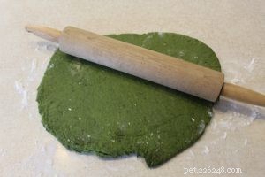 Homemade Apple & Mint Christmas Dog Treats – Easy DIY Holiday Gift