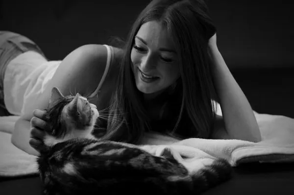 Why Do Cats Bite? Understanding and Resolving Cat Biting Behavior