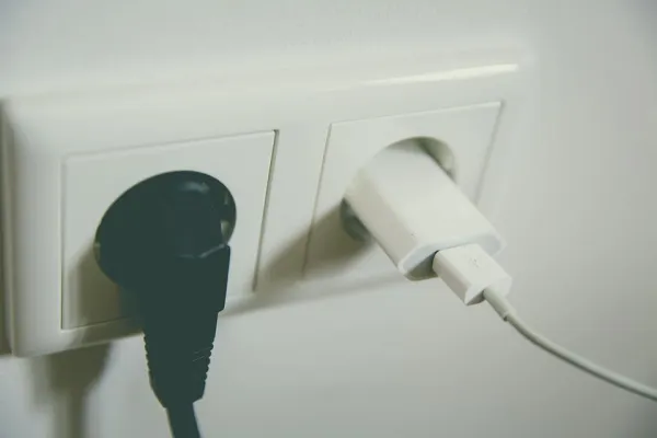 Prevent Cats from Chewing Wires: Simple, Proven Solutions