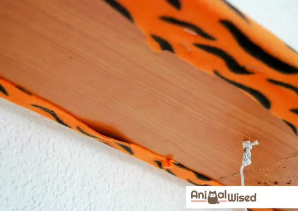DIY Cat Scratching Post: Protect Your Furniture & Keep Your Kitty Happy