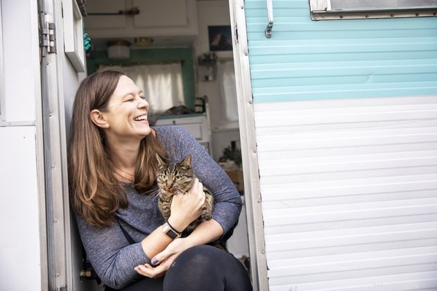 Traveling with Your Cat: 10 Essential Tips
