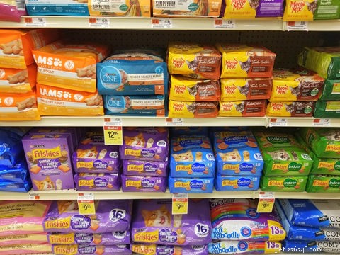 Navigating the 2022 Cat Food Shortage: Expert Tips for Pet Parents