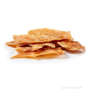How to Pick the Healthiest Dog Treats: 7 Key Factors