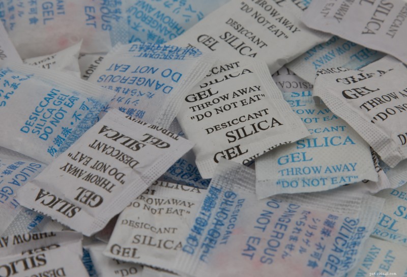 Is a Silica Packet Safe for Dogs? Quick Guide to Toxicity & First Aid