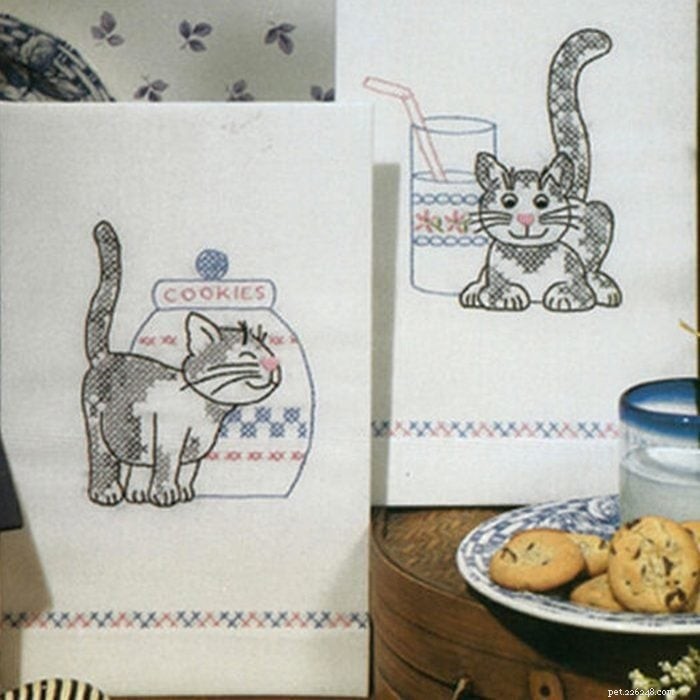 48 Must‑Have Gifts for Cat Lovers & Feline Fans: Stylish Accessories, Cozy Beds & Interactive Toys