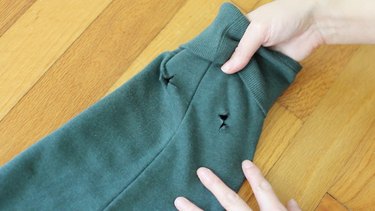 Eenvoudig upcycle:hondensweatshirt zonder naaien