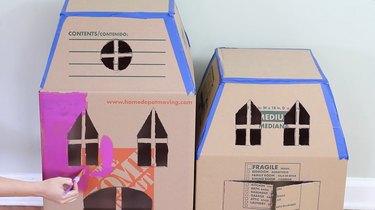 Trasforma le scatole in una casa stregata per animali domestici incredibilmente carina