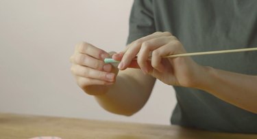Comment fabriquer un jouet pour chat en forme de boîte à soda