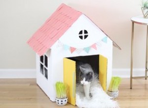 Превратите старые коробки в очаровательный домик для кошек