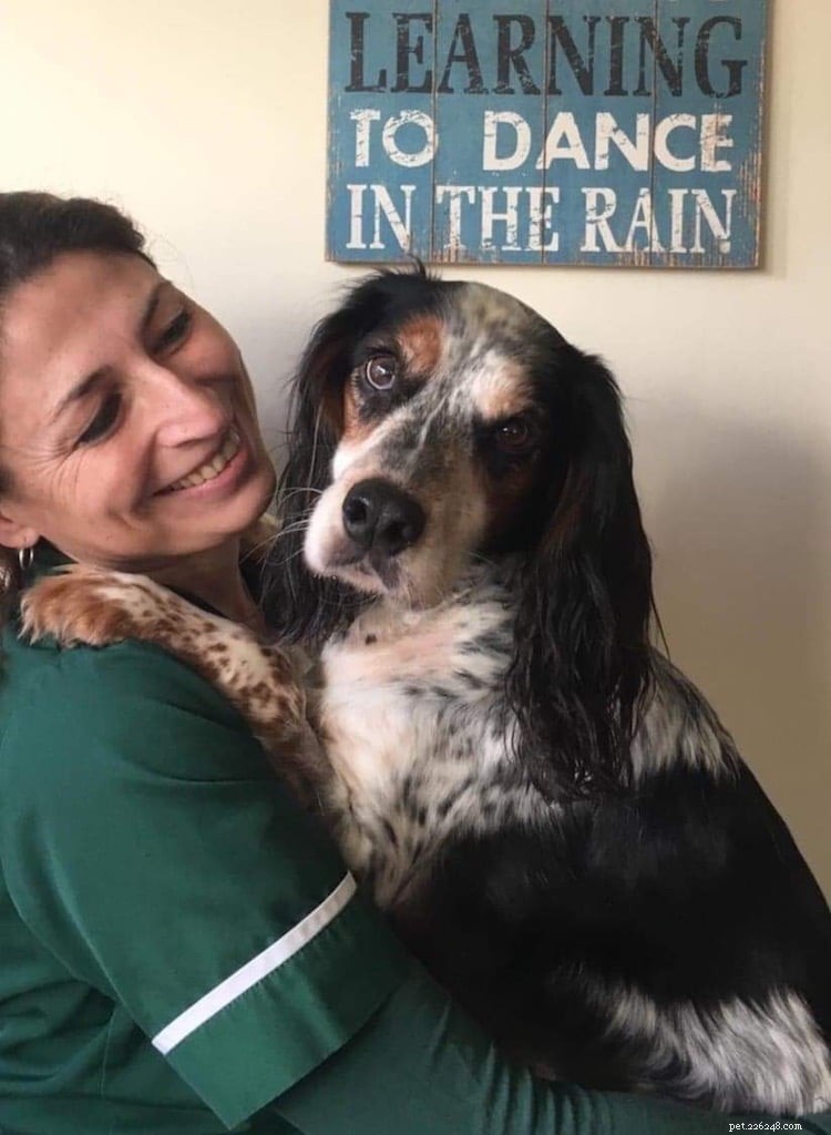 ペットのための地区獣医看護師としての彼女の先駆的な仕事についてのCarlaFinzel 