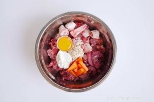 12 lidských potravin pro lesklou srst psa