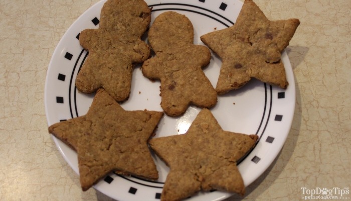 Receita:guloseimas de biscoito para cachorro com bacon e manteiga de amendoim