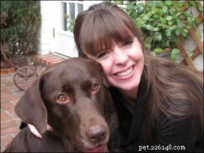 Victoria Stilwell promove treinamento positivo de cães na televisão