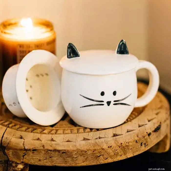 猫愛好家や猫ファンへのマストアイテム 48 個のギフト:スタイリッシュなアクセサリー、居心地の良いベッド、インタラクティブなおもちゃ 