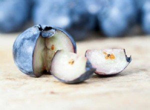 Blåbär för hamstrar:säkra portioner, matningstips och hälsofördelar 